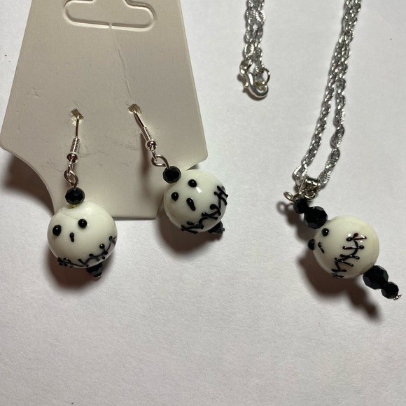 Skeleton glass beaded necklace and earrings set - Picture 3 of 4